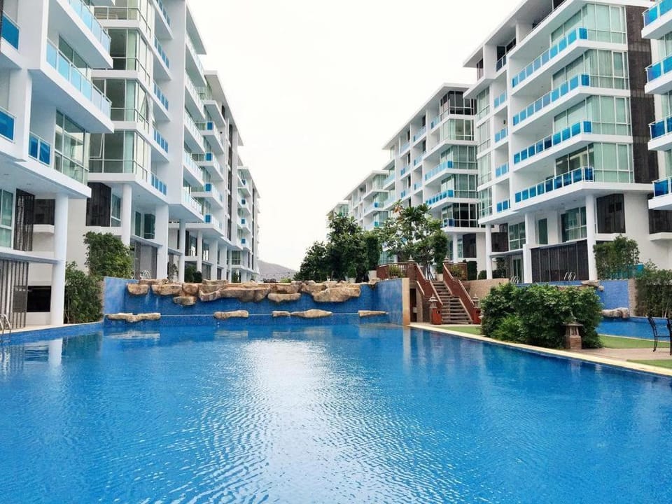 Swimming pool, Swimming pool