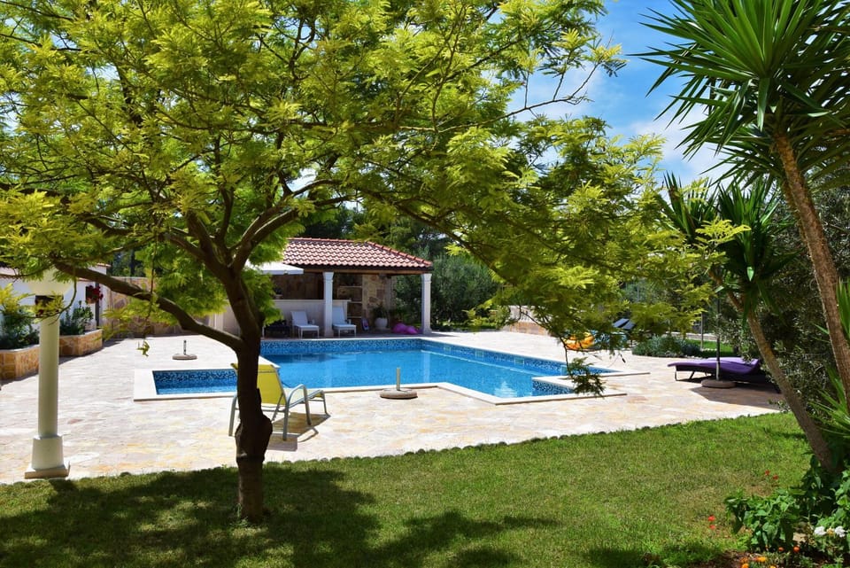 Garden, Swimming pool