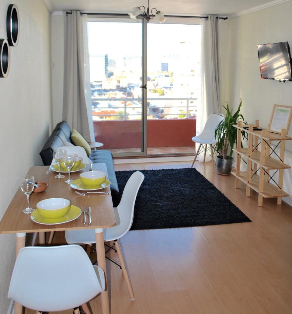TV and multimedia, Living room, Dining area, City view