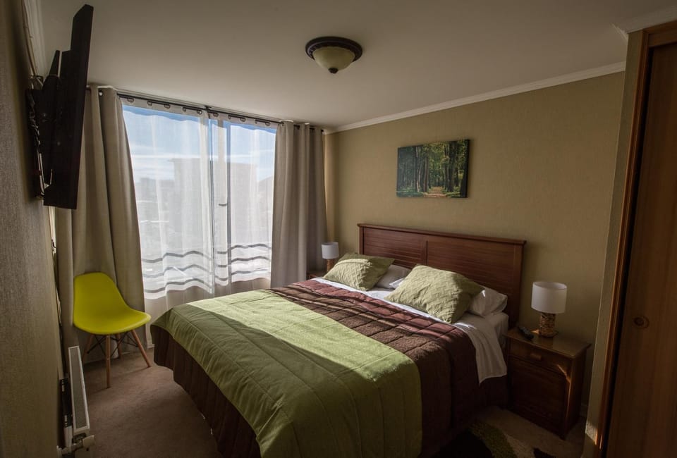 Bed, TV and multimedia, Photo of the whole room, Bedroom, On site