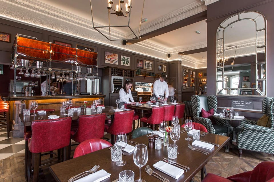 Restaurant/places to eat, Lounge or bar