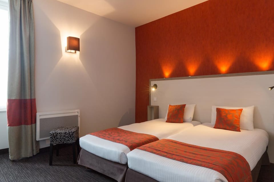 Toilet, Bathroom, TV and multimedia, Bedroom
