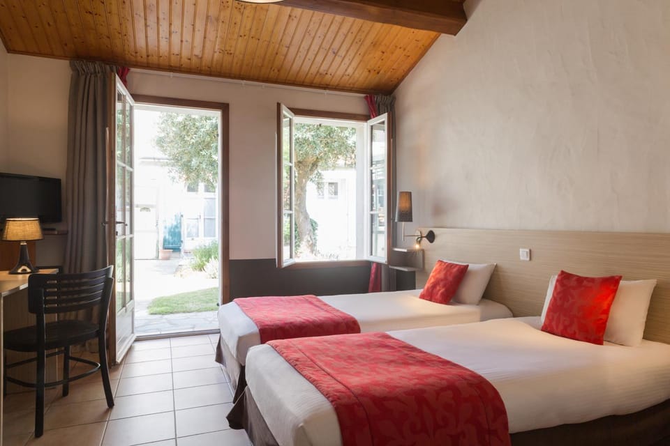 Toilet, Garden, Coffee/tea facilities, Balcony/Terrace, Bedroom, Swimming pool, Swimming pool