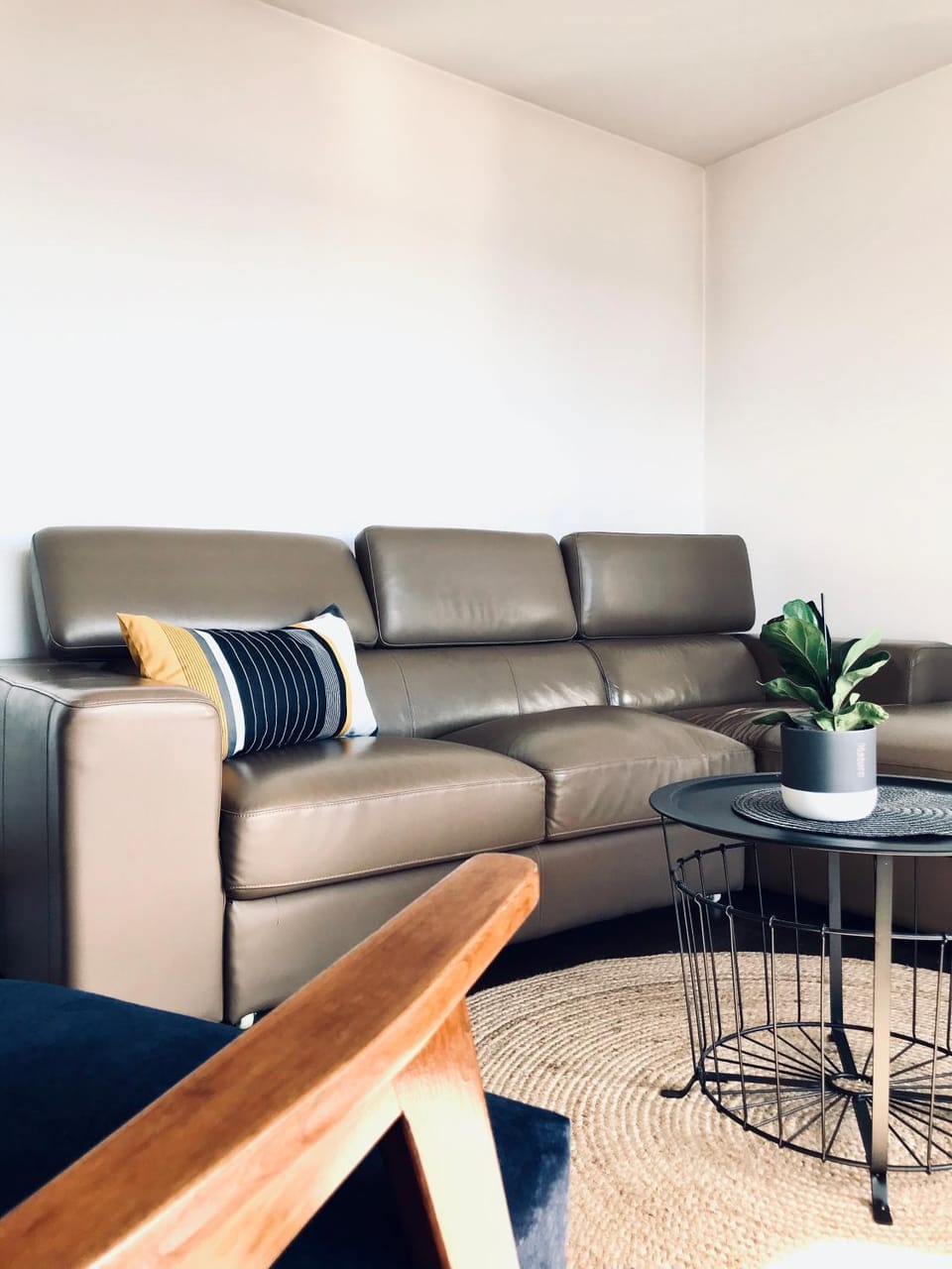 TV and multimedia, Living room, Seating area, Sea view