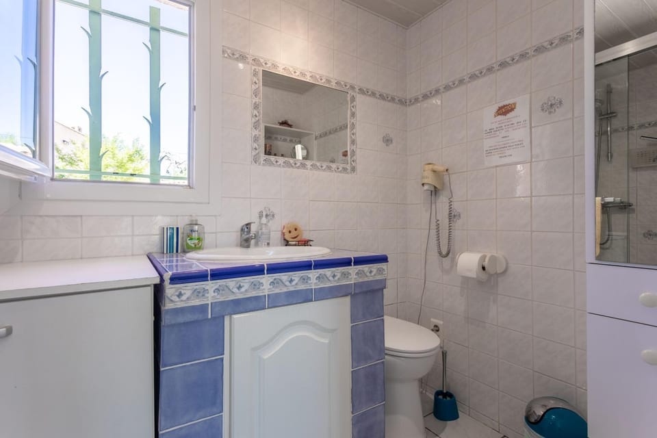 Bathroom, Living room