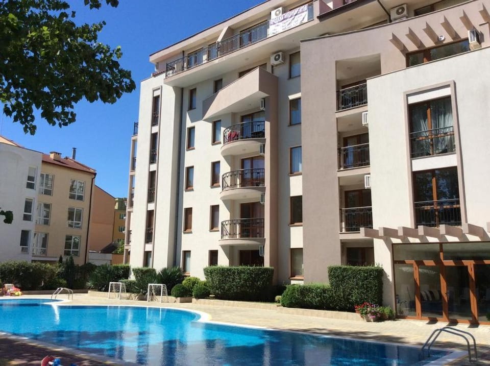 Garden, Swimming pool, Swimming pool