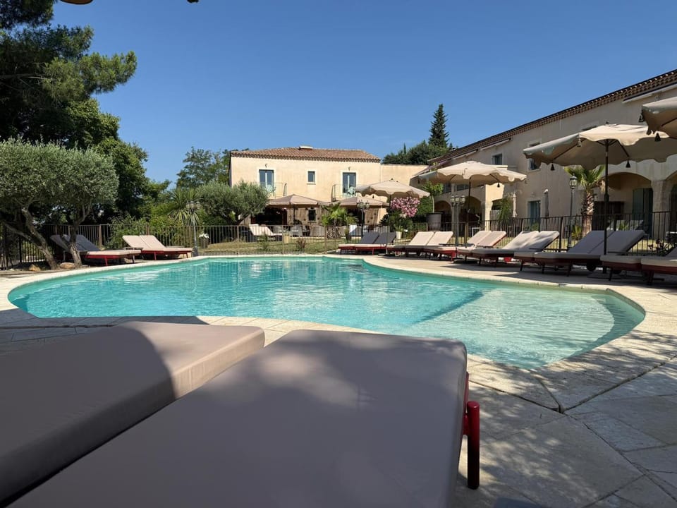 Property building, Day, Garden, Garden view, Pool view, Swimming pool, Swimming pool, sunbed