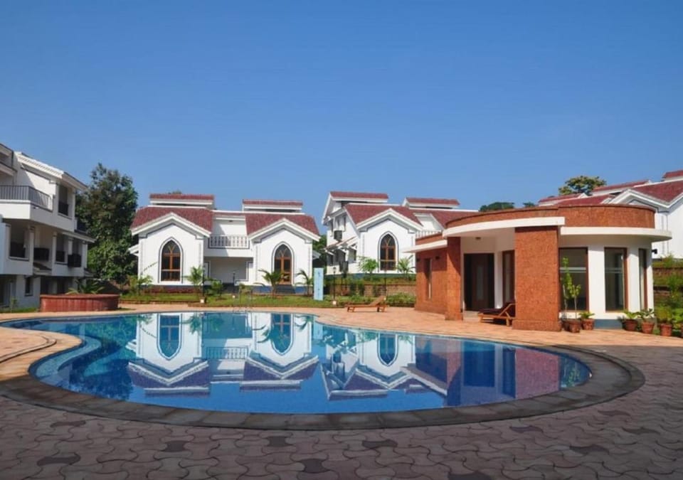 Property building, Swimming pool