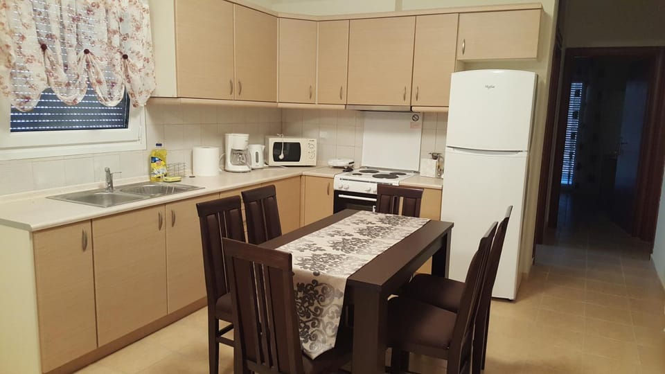 Coffee/tea facilities, Dining area