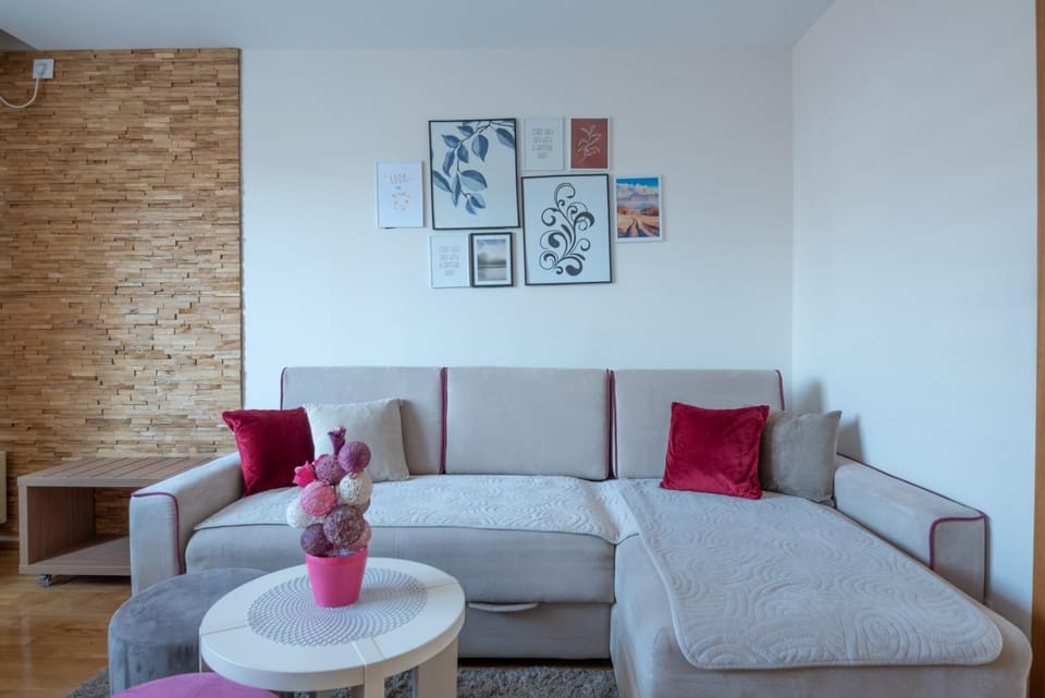 Living room, Photo of the whole room, Seating area