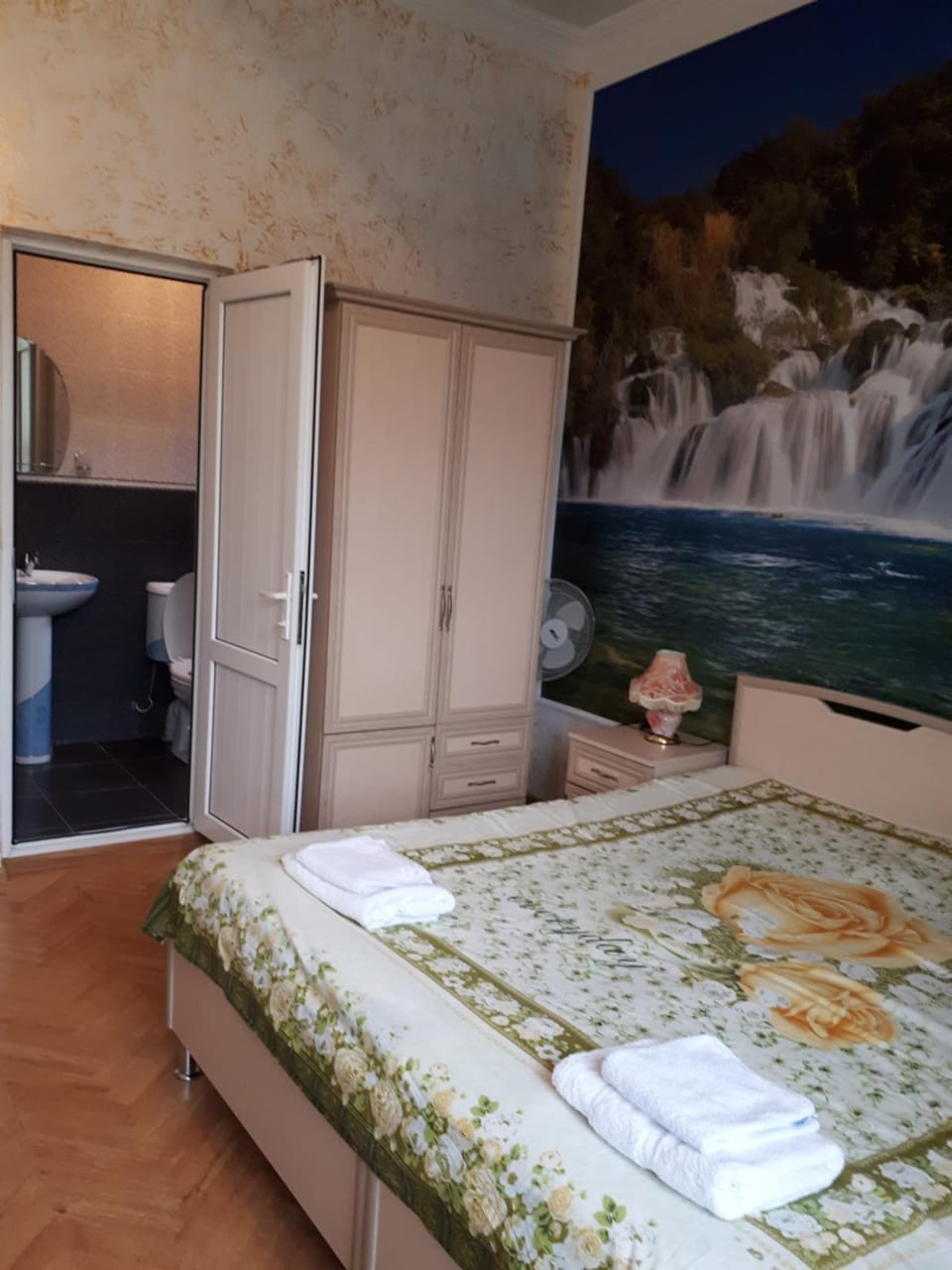 Photo of the whole room