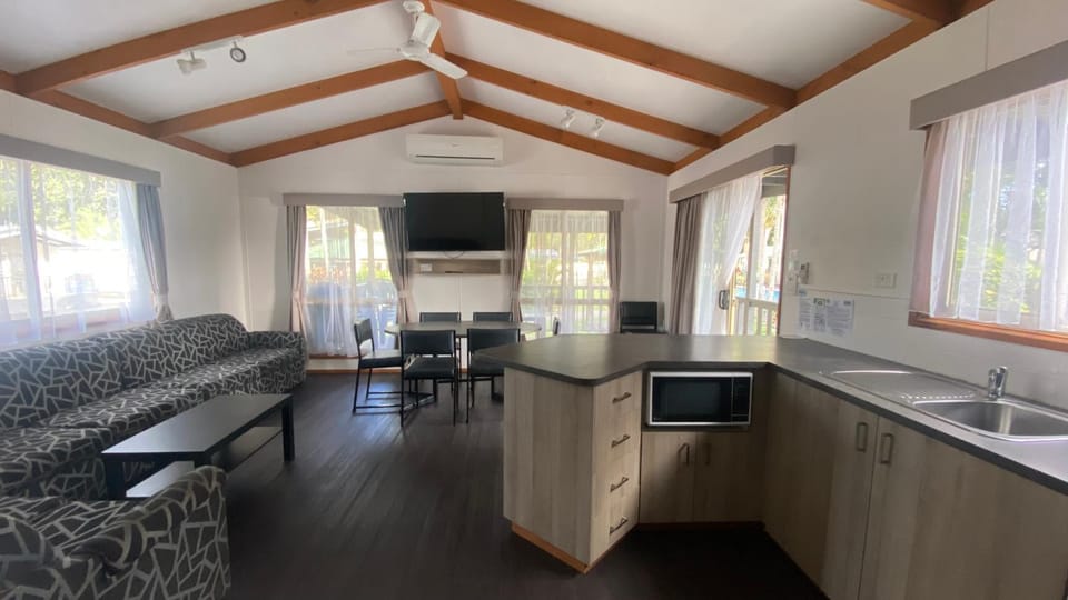 Kitchen or kitchenette, Living room