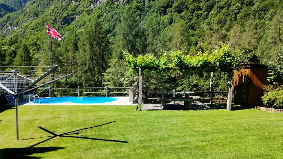 Activities, Garden, Swimming pool