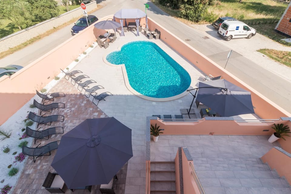 Balcony/Terrace, Pool view, Swimming pool