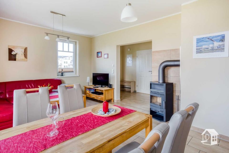 TV and multimedia, Seating area, Dining area, flat iron