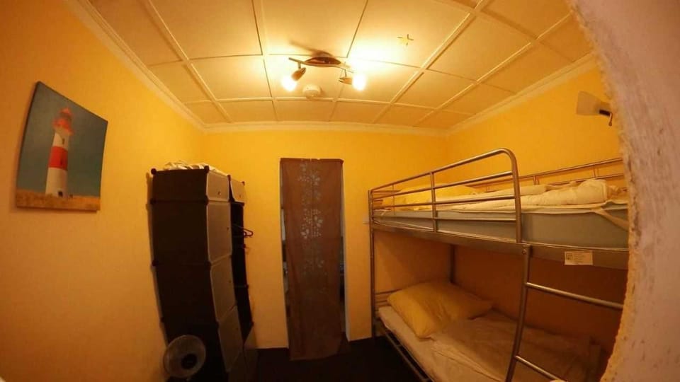 bunk bed