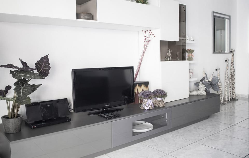 Communal lounge/ TV room, Living room