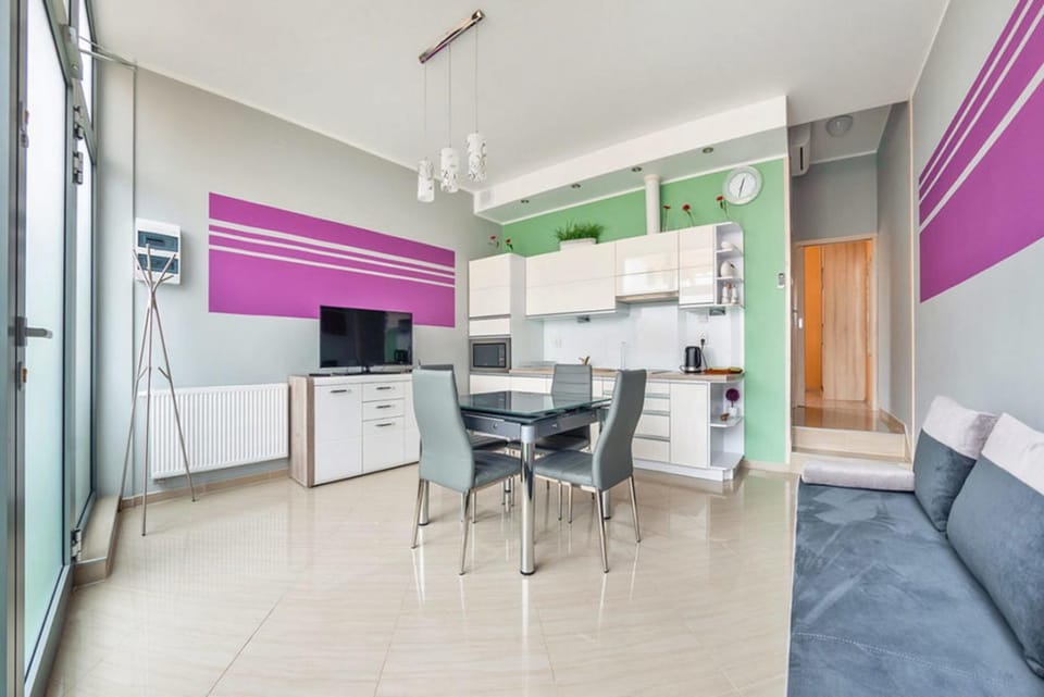 TV and multimedia, Kitchen or kitchenette, Living room, Seating area