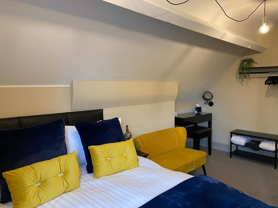 Seating area, Bedroom