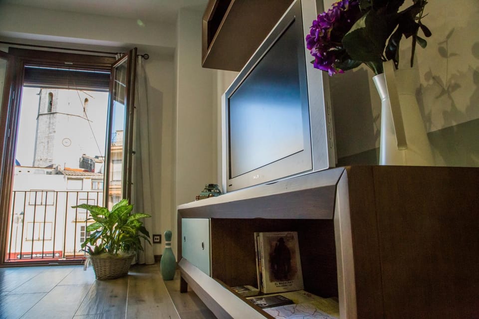 Living room, Street view
