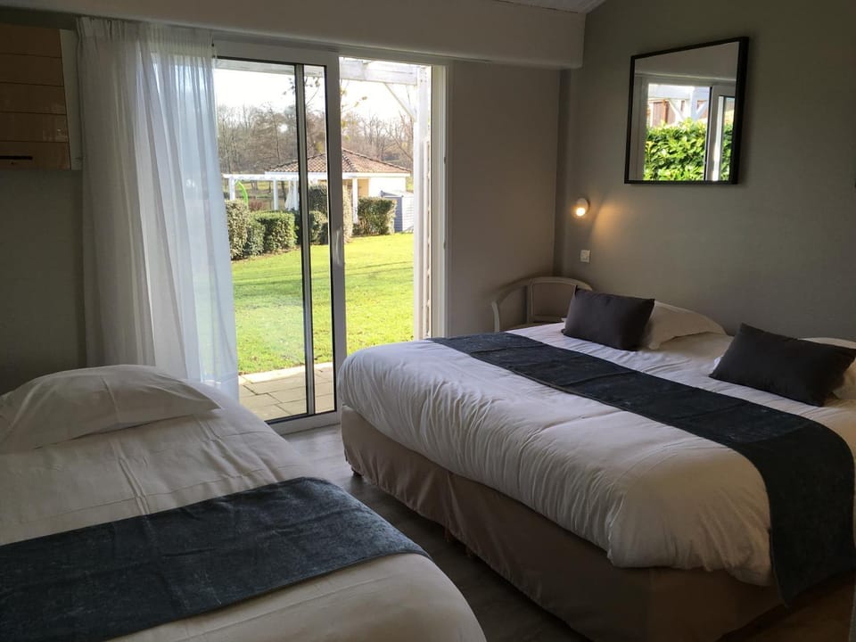 Bedroom, Garden view