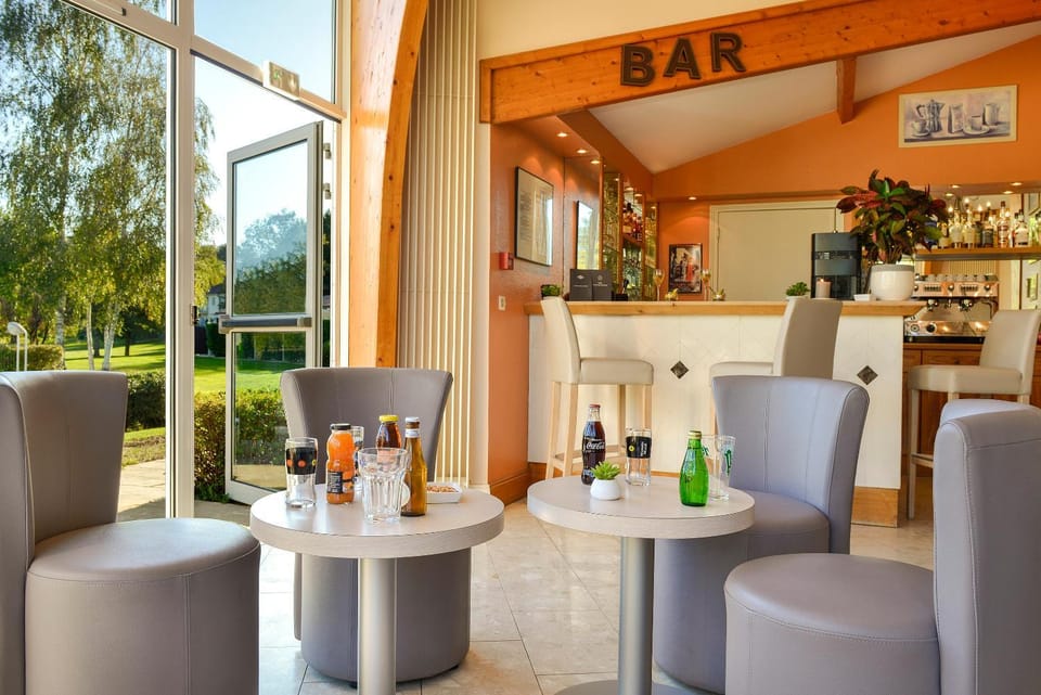 Lounge or bar, Lounge or bar, Drinks