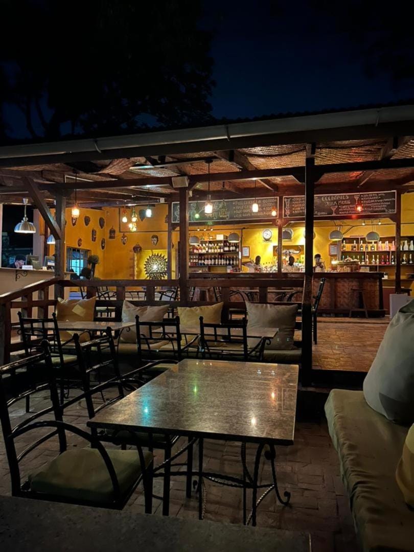 Restaurant/places to eat, Lounge or bar, Seating area