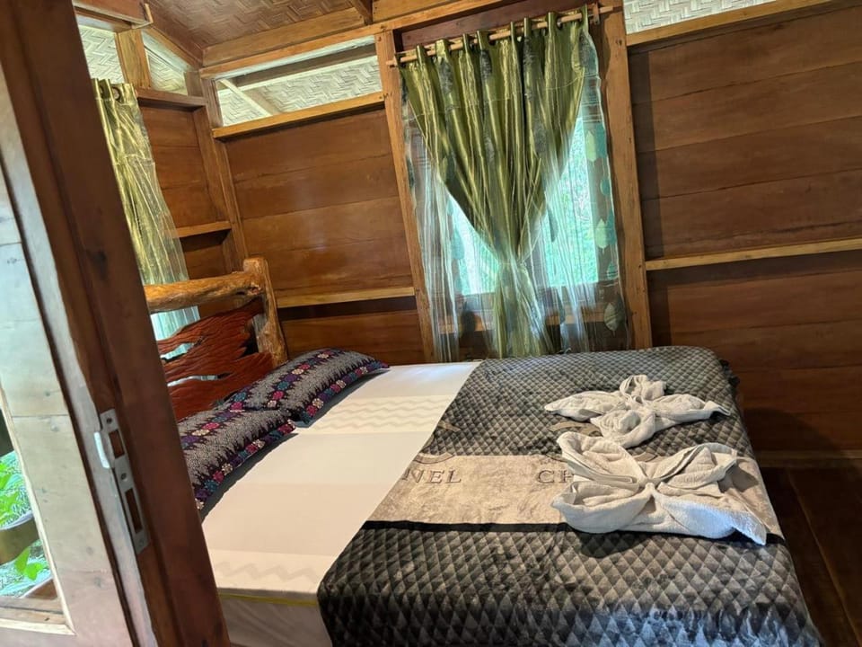 On The Rocks Bungalows, Restaurant and Jungle Trekking Tours - From May to September only stay here if you are booking jungle treks with us - feel free to contact us about our Jungle Trekking services Nature lodge in Indonesia