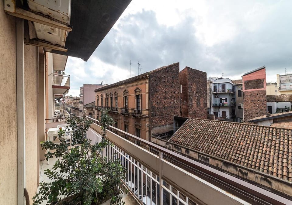 Neighbourhood, Balcony/Terrace