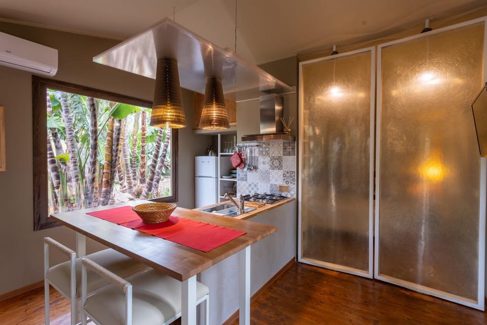 Kitchen or kitchenette, Dining area, kitchen