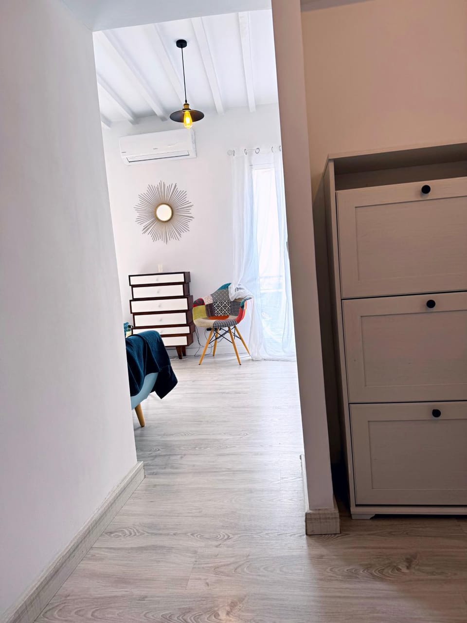 Bedroom, heating, towels, air conditioner