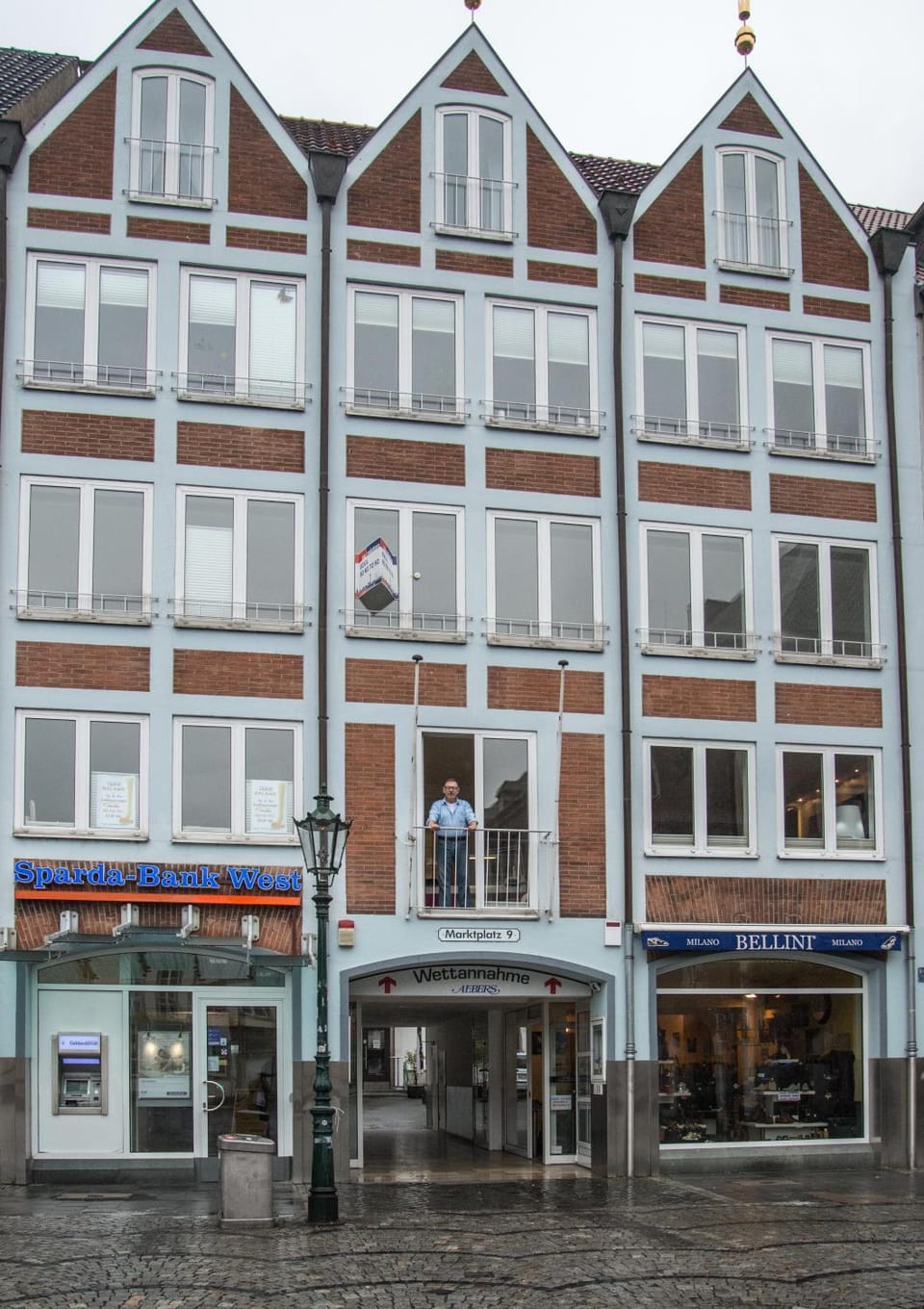 Facade/entrance