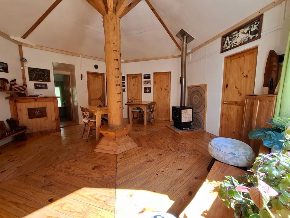 Living room, Breakfast