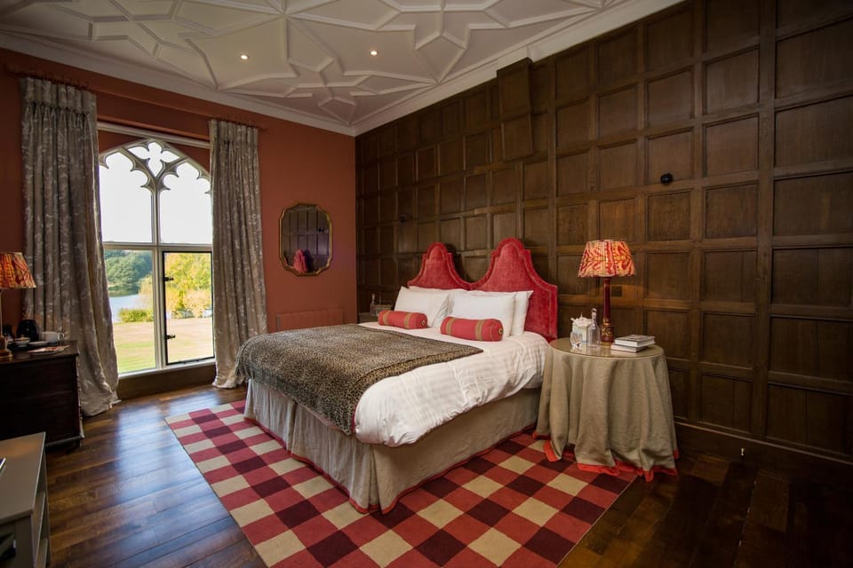 Bedroom, Garden view, Lake view