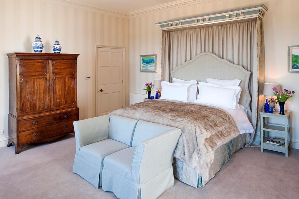 Bedroom, Lake view