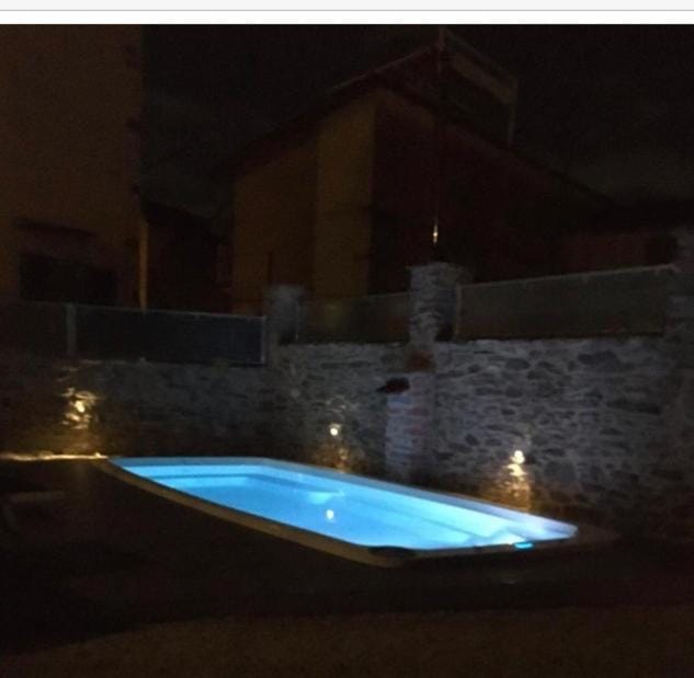 Hot Tub, Swimming pool