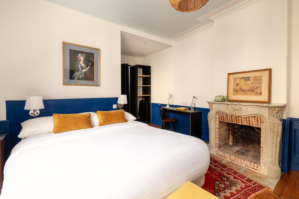 Bed, Photo of the whole room