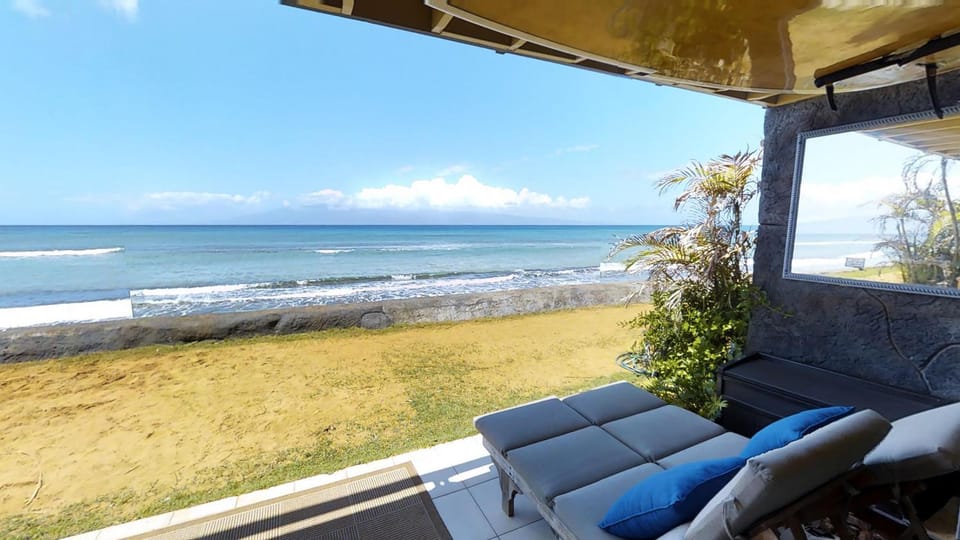 Mountain view, Sea view