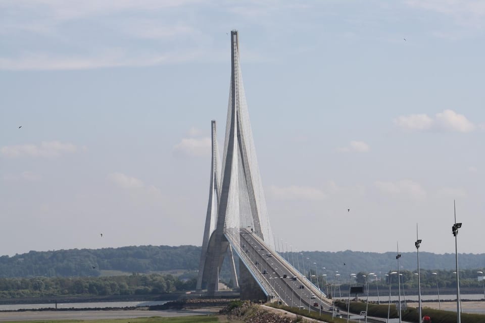 Nearby landmark, Neighbourhood