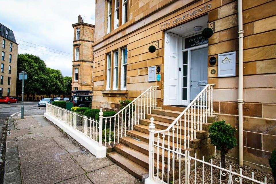 Property building, Facade/entrance