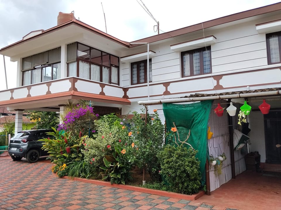 Sabaoth Stays, Vacation rental in Madikeri