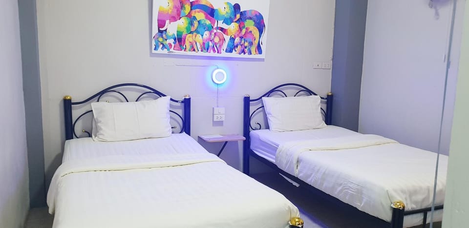 Thapae Gate Lodge Bed and Breakfast in Chiang Mai