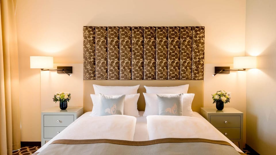 Bed, Photo of the whole room, Decorative detail, Bedroom