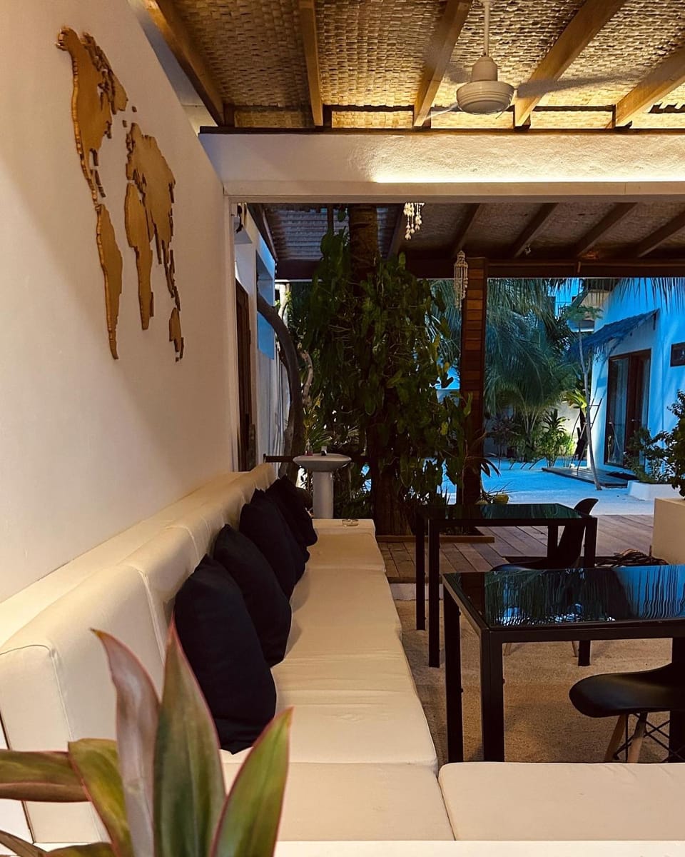 Restaurant/places to eat, Dining area