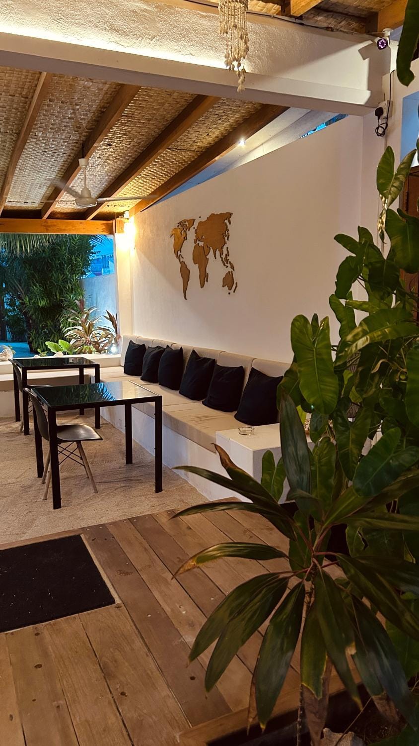 Restaurant/places to eat, Dining area