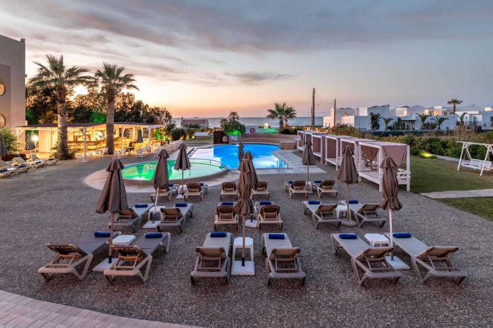 Swimming pool, sunbed