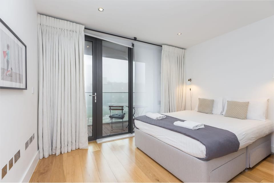 Bed, View (from property/room), Photo of the whole room, Bedroom, towels