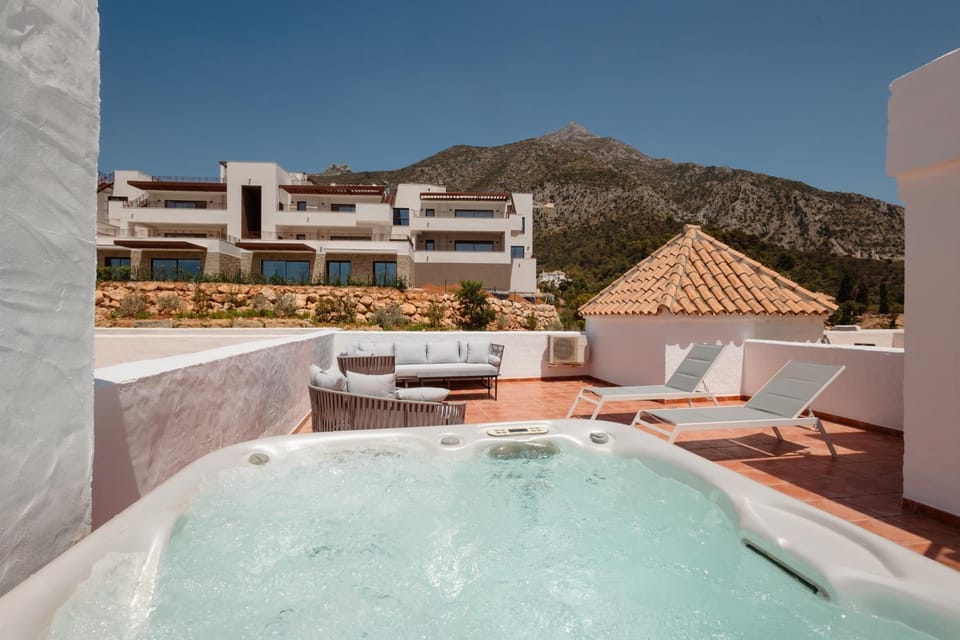 Hot Tub, Balcony/Terrace, sunbed