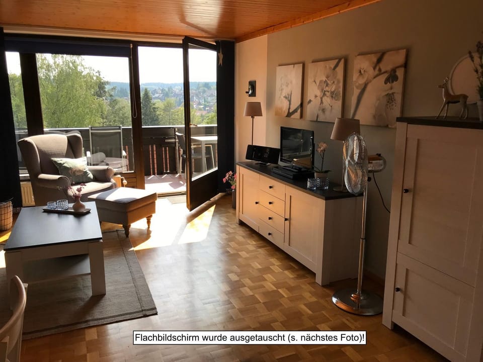 View (from property/room), Balcony/Terrace, Living room
