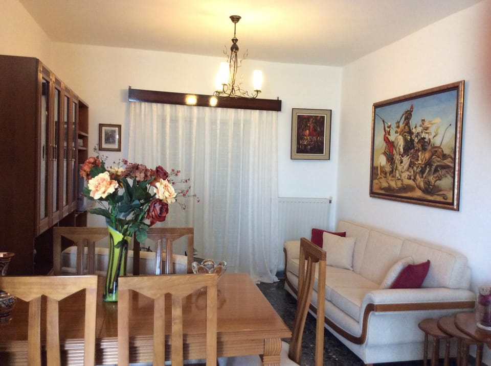 Library, Living room, Dining area, Garden view